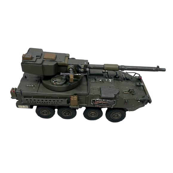 Vintage M1128 Mobile Gun System Military Vehicle Plastic 1:72 Scale Model Built - Picture 3 of 10